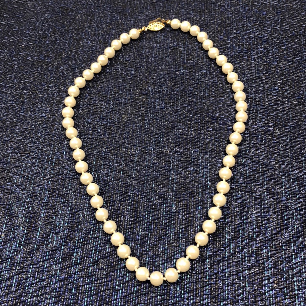 Vintage Pearl Necklace- Costume